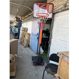 מתקן סל מתכוונן 1.55 מטר עד 2.6 מטר 242004 עם בסיס גלגלים להזזה נוחה מבית CITYSPORT