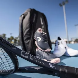 מחבט טניס 250038 דגם Gravity MP מבית HEAD