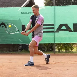 מחבט טניס 250059 דגם BOOM MP מבית HEAD