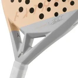 מחבט פאדל מקצועי 250187 דגם Extreme Motion Paula Josemaria מבית HEAD