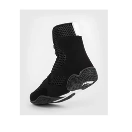 נעלי איגרוף 251064 Contender Boxing Shoes מבית VENUM שחור/לבן