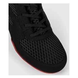 נעלי איגרוף 251066 Contender Boxing Shoes מבית VENUM שחור/זהב/אדום
