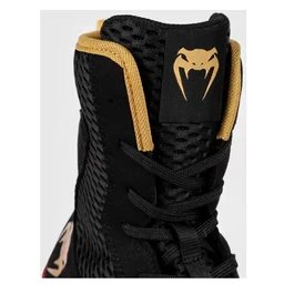 נעלי איגרוף 251066 Contender Boxing Shoes מבית VENUM שחור/זהב/אדום