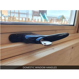 מחסן עץ 251093 בגודל 3/3 מטר בעובי 45, דגם AVON מבית DUNSTER HOUSE