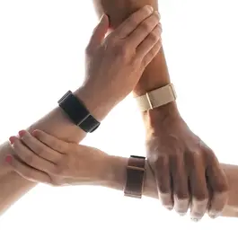 צמיד כושר חכם ללא מסך 251305 דגם LOOP בצבע זהב מבית POLAR