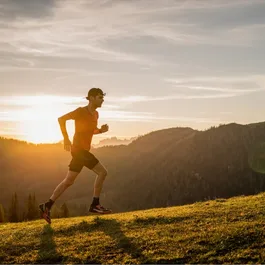 שעון ספורט חכם 242274 דגם VERTICAL מבית סונטו SUUNTO Black Ruby